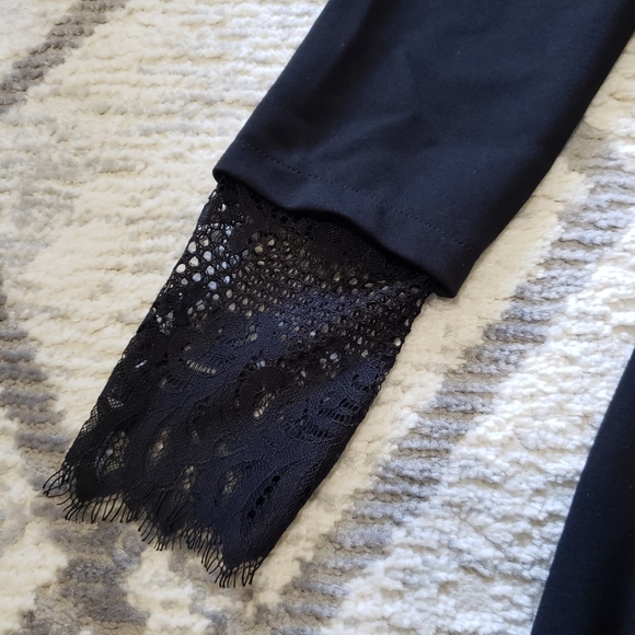 NWOT Vicky and Lucas Lace-Trimmed Dress - Picture 5 of 9